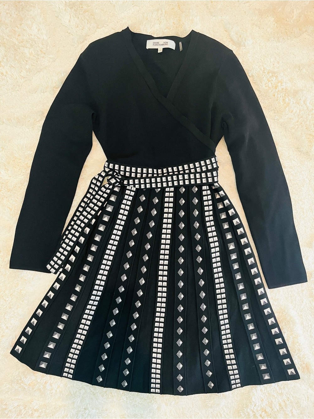 Diane Von Furstenberg Chelsea Dress Black Size M